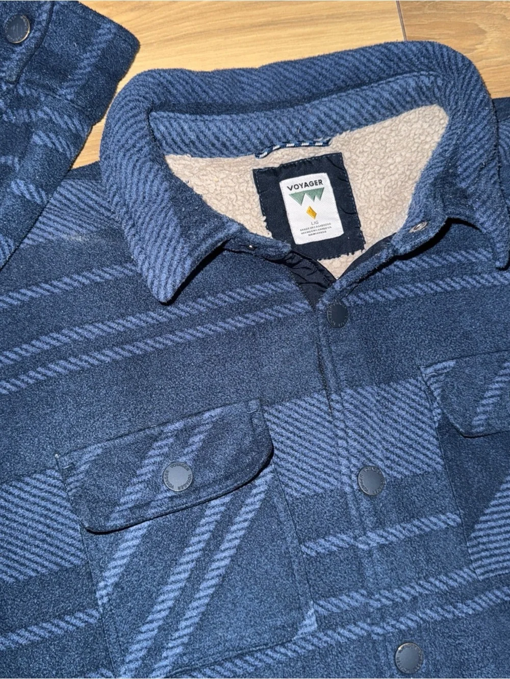 Voyager L Fleece Lined Shirt Jacket Blue Stripe Snap Front Shacket Flannel Aztec